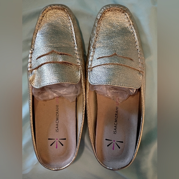 Isaac Mizrah Metallic Soft Gold MulesPebble Soft Leather10 MSRP$198Killer Price! - Picture 2 of 4